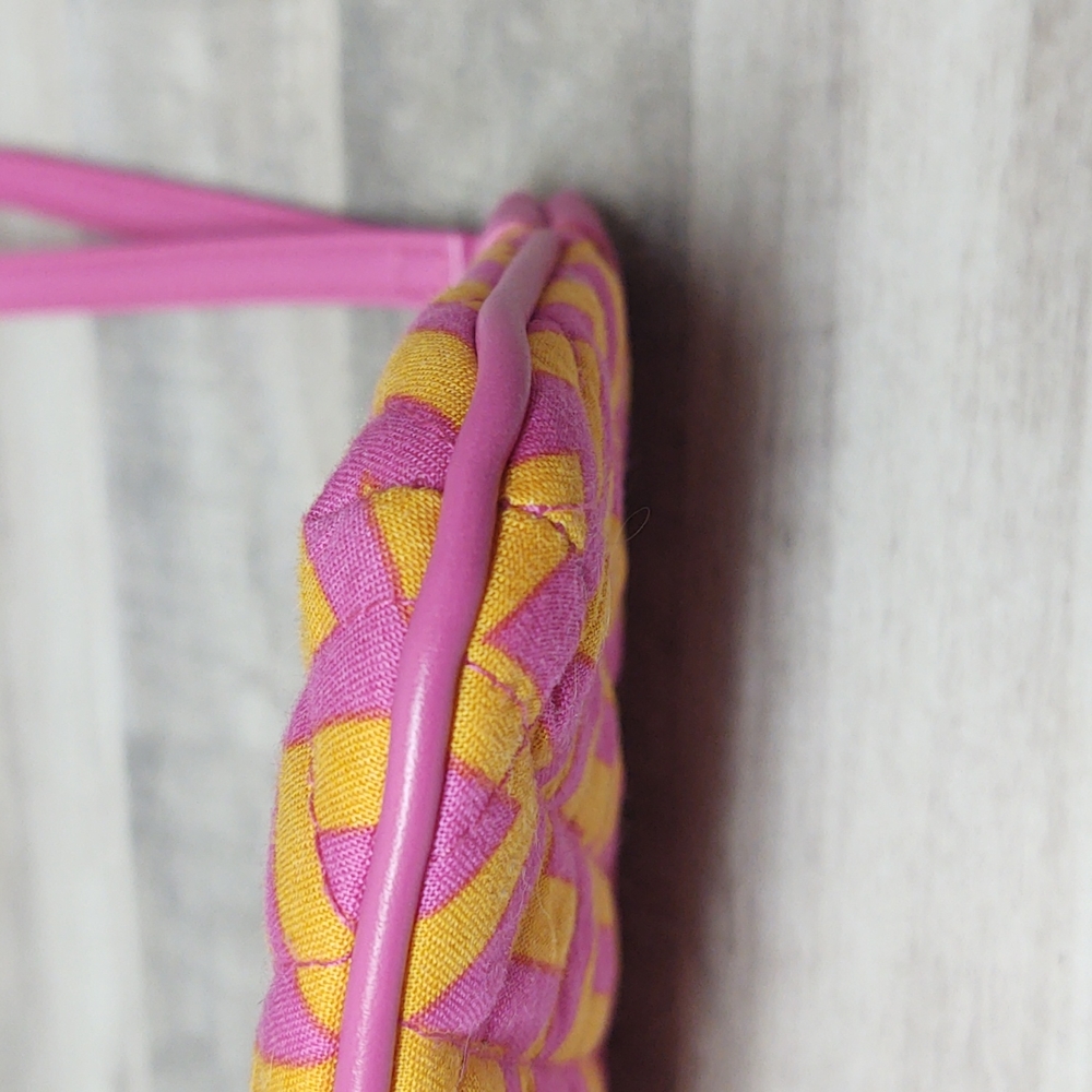 Vera Bradley~Trimmed Wristlet~Ziggy Zags - Picture 5 of 7